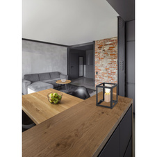 Stolní svítidlo, kov černý matný, dřevo, vypínač, DxŠxV: 170x170x200, bez žárovky 1xE27, max. 60W 230V