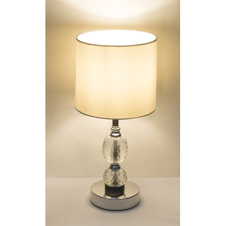 Stolní lampa, kov chrom, textil bílý, křišťálové sklo průhledné, vypínač, Ø210, V:470, bez žárovky 1xE14, max. 40W 230V.