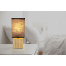 Stolní svítidlo přírodní dřevo, textil černý, kabel PVC černý, kolébkový vypínač na kabelu, DxŠxV:120x120x300mm, délka kabelu 1500mm, bez žárovky 1xE27 7W 230V