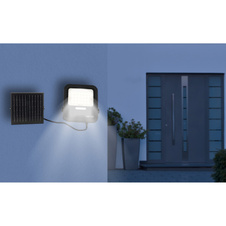 Solární svítidlo, plast, hliník, kov černý, sklo průhledné, stmívání, časovač, nastavitelné, dálkové ovládání, aku. 10000mAh 3.2V, IP65, ŠV:243x254mm, H:140mm, kabel 3000mm, solar. panel: 20x30cm, LED 6.5W 3.2V, 800lm zdroj, 800lm výstup, 3000K