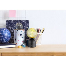 Nabíjecí stolní lampa, kov černý matný, sklo průhledné 3D efekt, kabel PVC bílý, dotykové zapnutí/vypnutí, plynulé dotykové stmívání, aku CR18650 1800mAh 3,7V, doba nabíjení baterie cca 4 hodiny, ø:120mm H:210mm, LED 2.5W 5V, 189lm 2700/6500/4000K