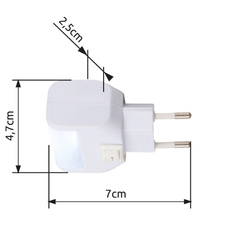 Svítidlo do zásuvky, plast bílý, plast satin, vypínač, DxŠxV: 4,7x2,5x7cm, včetně 4xLED 0,06W 230V,021lm 6400K.