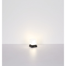 Nabíjecí stolní lampa, kov nikl, akryl čirý, satinovaný povrch, bílý PVC kabel, dotykové zapnutí/vypnutí, stmívatelné, plynulé dotykové stmívání, možnost montáže na zeď, aku CR18650 1800mAh 3,7V, DxŠxV:100x100x100mm, 2,5W 5V 206lm 2700/6500/4000K