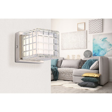 Nabíjecí stolní lampa, kov nikl, akryl čirý, satinovaný povrch, bílý PVC kabel, dotykové zapnutí/vypnutí, stmívatelné, plynulé dotykové stmívání, možnost montáže na zeď, aku CR18650 1800mAh 3,7V, DxŠxV:100x100x100mm, 2,5W 5V 206lm 2700/6500/4000K