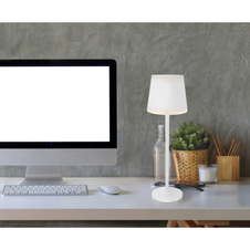 Nabíjecí stolní lampa, kov bílý matný, akryl bílý, dotykové zap./vyp., plynulý dotykový stmívač, USB-A 2.0 - USB-C, CR18650 1800mAh 3,7V, IP54, plně nabitá po: cca 6 h.; vybitá po: cca 5 h., Ø:11cm, V:38,5cm, LED 4,6W 230V, 350lm zdroj, 220lm výstup,