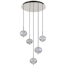 Závěsné svítidlo, pochromovaný kov, čirý akryl, černý PVC kabel, několik úrovní pomocí nástěnného spínače, paměťová funkce, možnost zkrácení výšky, ø: 57cm, výška: 150cm, LED 33 W 230 V, zdroj 3725 lm, výstup 2704 lm, CCT 3000/4500/6500K