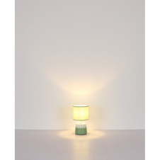 Stolní lampa, keramika v barvě kari, textil kari, bílý PVC kabel, kolébkový vypínač na kabelu, ø: 175mm, V: 315mm, délka kabelu 1300mm, bez žárovky 1xE14, max. 40W 230V