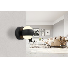 Nástěnné svítidlo, plast černý a bílý, černý PVC kabel 1000 mm, dotykové zapnutí/vypnutí/stmívač, bez adaptéru, USB-A - USB-C, svítí nahoru/dolů, nabíjí se cca 4 h, svítí cca 6 h, svítí při nabíjení, magnet, ø: 100 mm, V: 125 mm, LED 1,4W 90lm 3000K