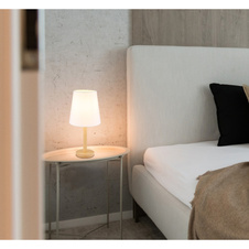 Stolní lampa, kovová vzhled dřeva, textilní bílá, kabel PVC černý, kolébkový vypínač na kabelu, ø: 200mm, V: 450mm, délka kabelu 1500mm, bez žárovky 1xE14, max. 25W 230V