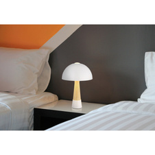 Stolní lampa, kov, písková matná, kov imitace dřeva, kabel PVC černý, kolébkový vypínač na kabelu, ø: 250mm, V: 365mm, délka kabelu 1500mm, bez žárovky 1x E27 ILLU,max. 40W 230V