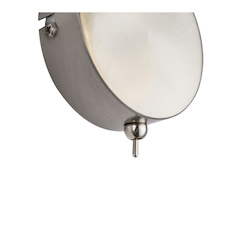 Nástěnné svítidlo, kov, nikl, chrom, satin plast, vypínač, ŠxV:90x140, H:150, včetně 1xLED 5W 230V, 310lm, 3000K.