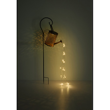 Solární svítidlo matný černý kov, matný černý plast, kov zlaté barvy, průhledný plast, vypínač, součástí balení baterie AA 500mAh 1,2V, IP44, DxŠxV:260x126x850mm, rozměry konve: 26x12,6x17,2cm, vč.37x LED 0,06W 3,2V, 3000K