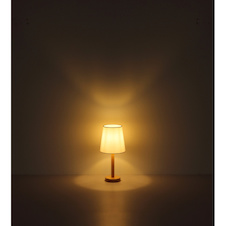 Stolní lampa, matný niklový kov, bílá tkanina, černý PVC kabel, kolébkový vypínač na kabelu, Ø:20cm, H:45cm, délka kabelu 150cm, bez žárovky 1x E14, max. 25W 230V