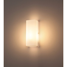 Venkovní svítidlo, matný bílý plast, IP44, ŠxV:25x10cm, H:8cm, bez žárovky 1x E27 LED, max. 15W 230V