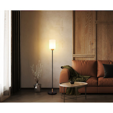 Stojací lampa, matný černý kov, matné bílé sklo, tmavý dub, černý textilní kabel, nožní vypínač integrovaný v kabelu, Ø:25cm, V:150cm, délka kabelu 210cm, bez žárovky 1x E27, max. 60W, 230V