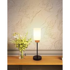 Stolní lampa, matný černý kov, matné bílé sklo, tmavý dub, černý textilní kabel, kolébkový vypínač na kabelu, Ø:12cm, V:42cm, délka kabelu 150cm, bez žárovek 1x E27, max. 60W 230V