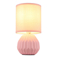 Stolní lampa, růžová keramika, růžový textil, bílý PVC kabel, kolébkový vypínač na kabelu, Ø:12cm, V:23cm, délka kabelu 130cm, bez žárovky 1xE14, max. 40W 230V