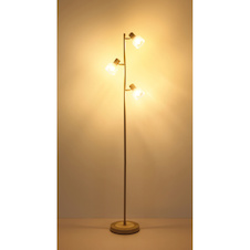 Stojící lampa, kov matné pískové barvy, kov s imitací dřeva, saténové sklo, kabel PVC černý, nožní spínač, DxŠxV: 280x230x1540mm, délka kabelu 1800mm, bez žárovek 3x E14,max. 40W 230V