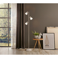 Stojící lampa, kov matné pískové barvy, kov s imitací dřeva, saténové sklo, kabel PVC černý, nožní spínač, DxŠxV: 280x230x1540mm, délka kabelu 1800mm, bez žárovek 3x E14,max. 40W 230V