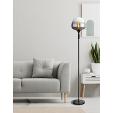 Stojací lampa, matný černý kov, kouřové sklo, černý textilní kabel, kolébkový vypínač na výrobku, ø: 290 mm, V: 1650 mm, délka kabelu 1800 mm, bez žárovky 1x E27 60W 230V